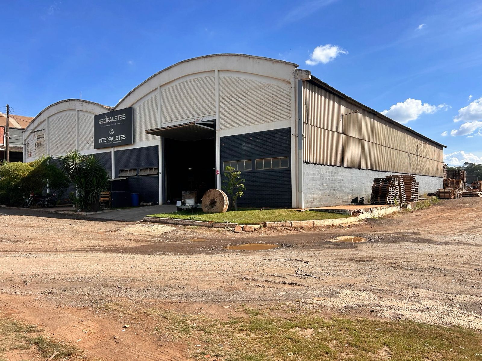 Pátio fabril e instalações industriais Recipaletes